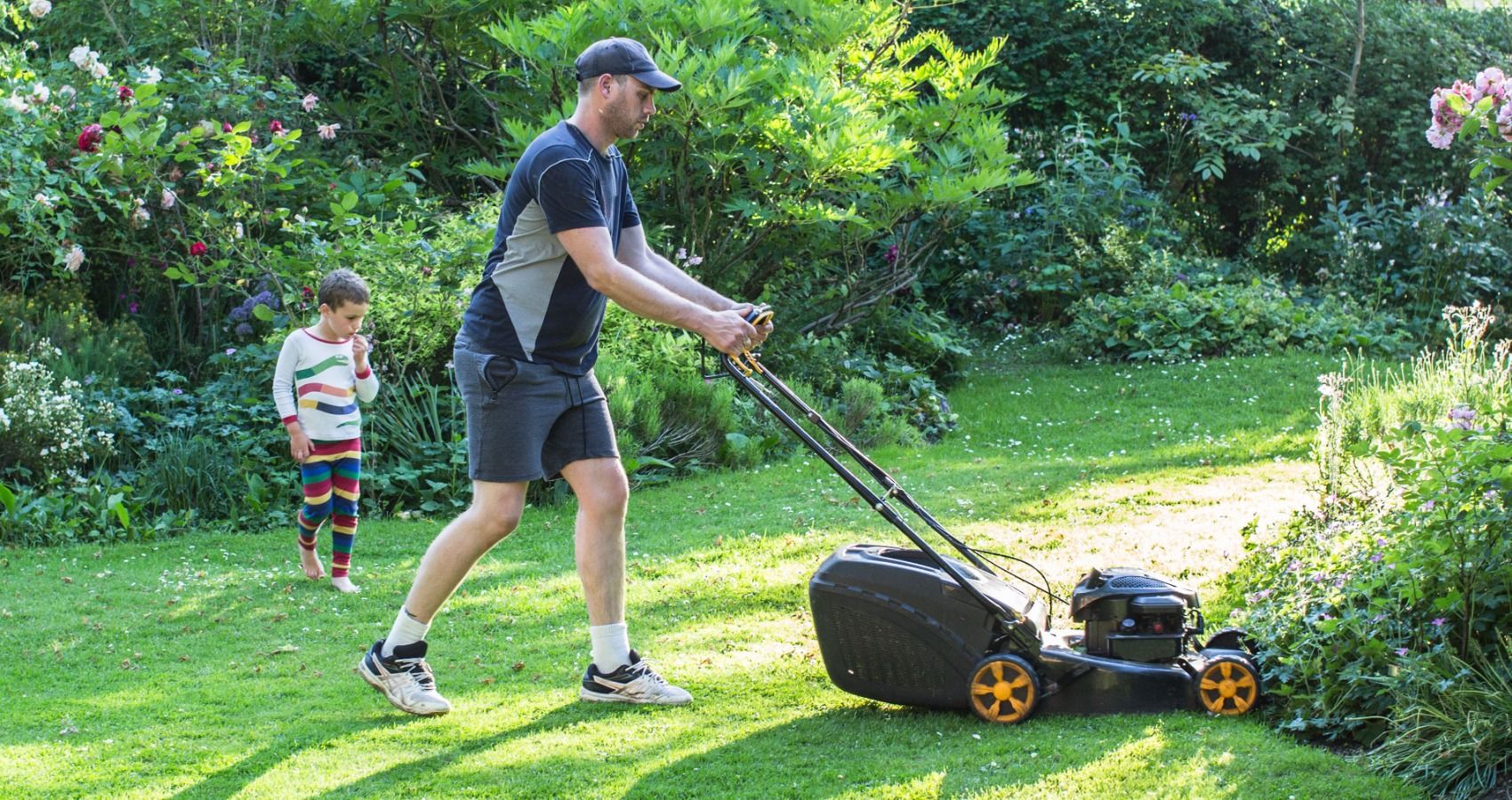 safety-precautions-for-yard-work-with-kids-around-moms